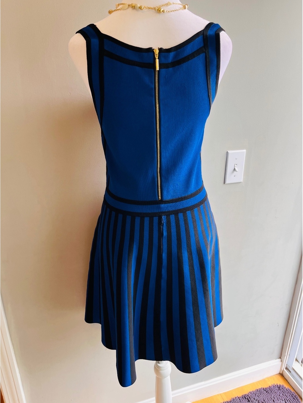 GUESS Los Angeles Fit and Flare Blue Black Striped Bandage Knit Dress Large - Picture 5 of 10